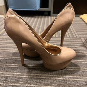 Jennifer Lopez platform heels
